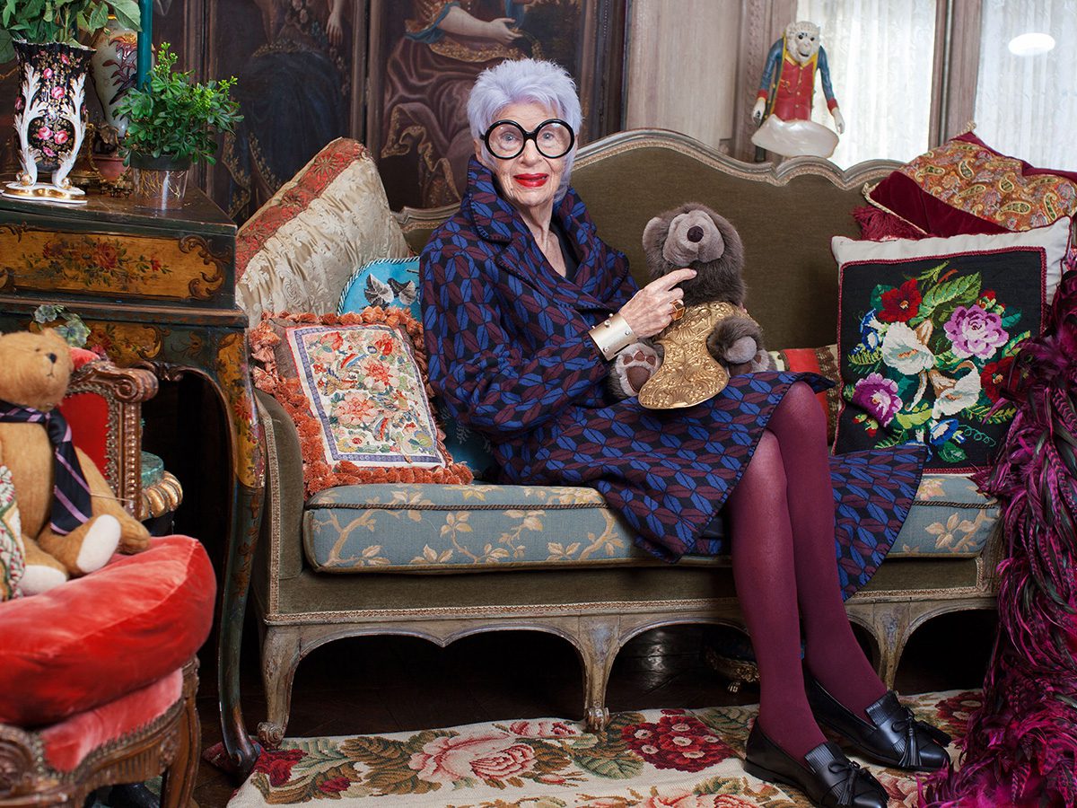 iris apfel photographed in her new york apartment for architectural digest decluuter by vicki archer