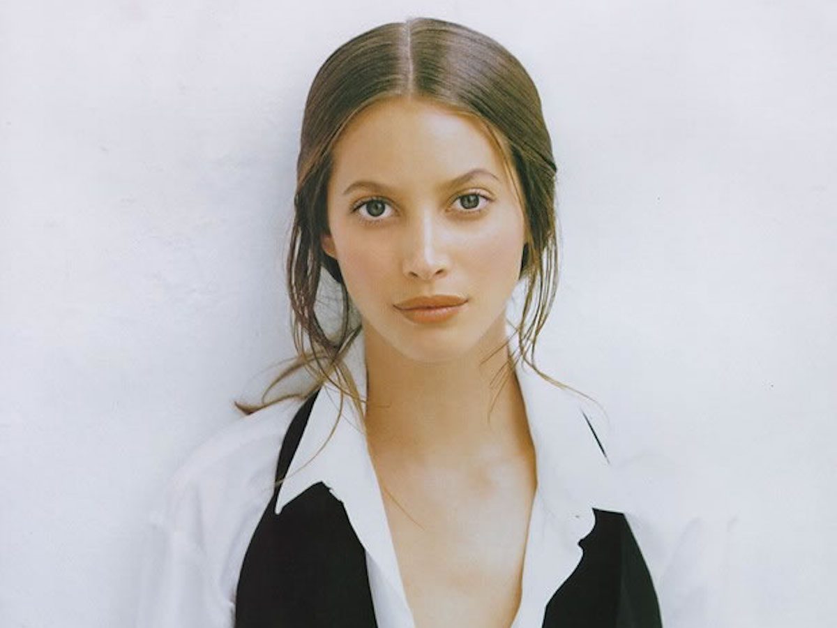 Christy Turlington photographed by Patrick Demarchelier, 5 Ways To Wash Away The Work Blues, vickiarcher.com