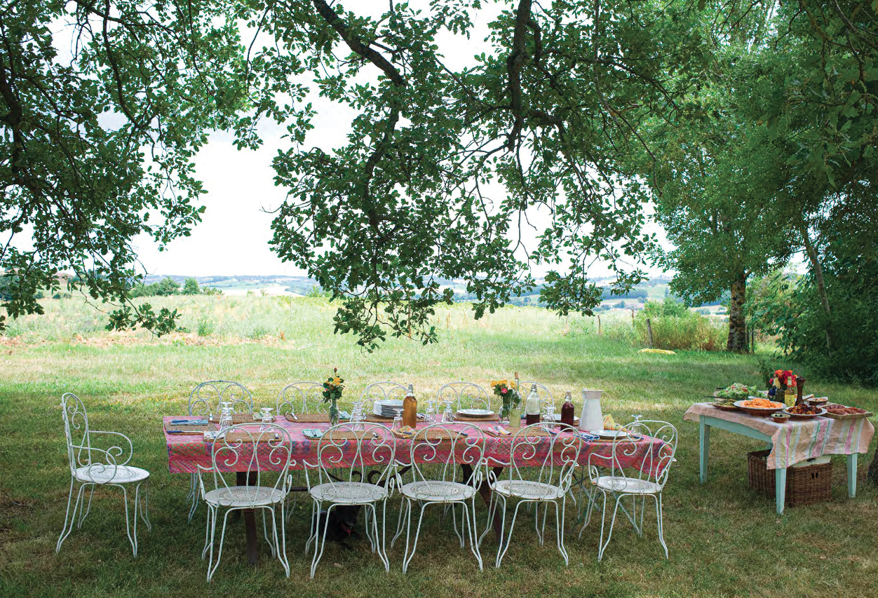 the-french-picnic-needs-a-basket-vicki-archer