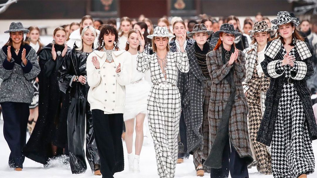 Chanel Fall-Winter 2022/23: Classic yet contemporary couture done right